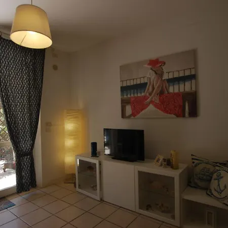M418 - Marcelli, Delizioso Bilocale Con Corte Privata *